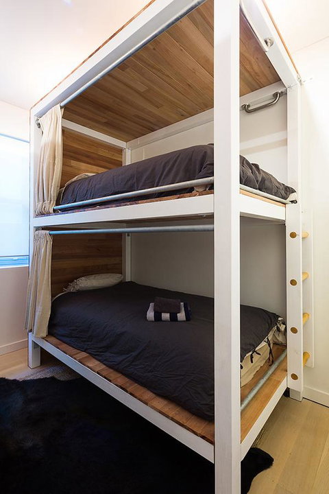 Jet Flamingo - Accommodation Guide 0
