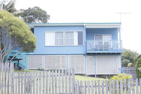Clareview, 8 Korogora Street - Accommodation Asia 4