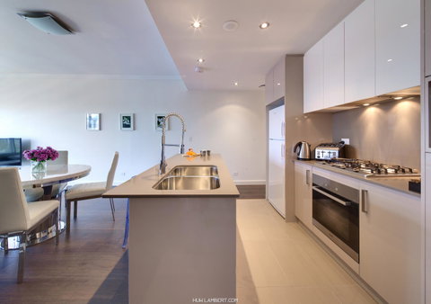 Zara Tower â€“ Luxury Suites And Apartments - Accommodation Guide 32