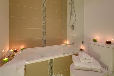 Zara Tower â€“ Luxury Suites And Apartments - Accommodation Guide 15