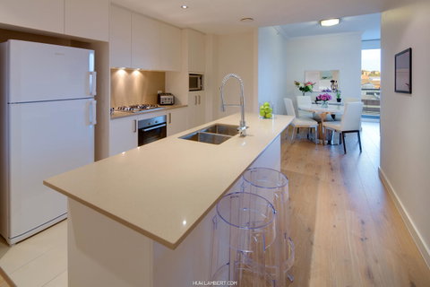 Zara Tower â€“ Luxury Suites And Apartments - Accommodation Guide 33