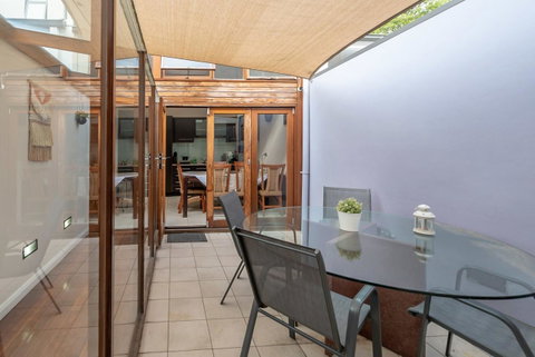 2 Bed House + Loft In Pyrmont - Accommodation Guide 6