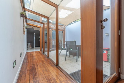 2 Bed House + Loft In Pyrmont - Accommodation Guide 5