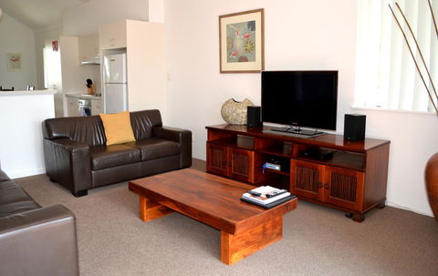 Outrigger Bay - Accommodation Guide 16