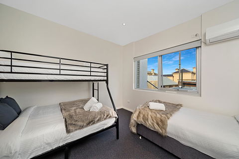 Carlton Suites - Accommodation Asia 22