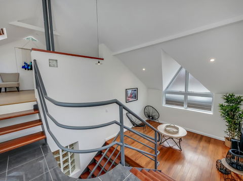 Large Terrace In Sydneyâ€™s Lower North Shore - Accommodation Asia 11
