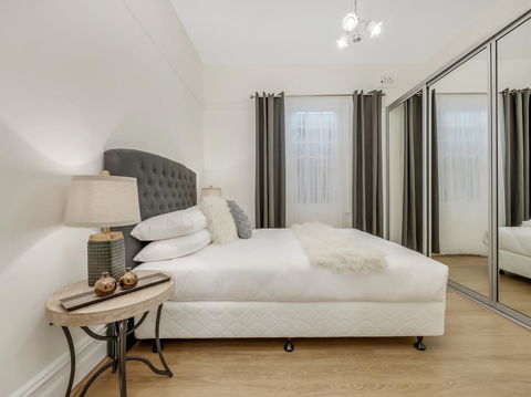 Large Terrace In Sydneyâ€™s Lower North Shore - Accommodation Asia 3