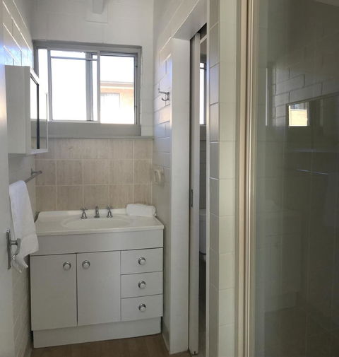 Kon Tiki Apartments - Accommodation Asia 8