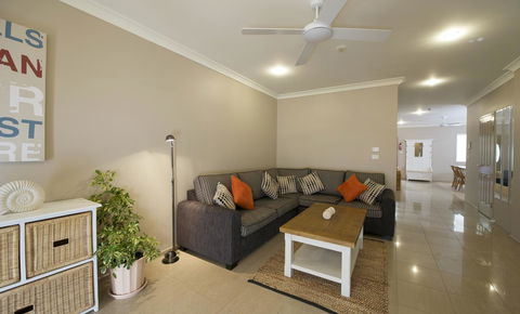 Marty's @ Little Beach - Accommodation Asia 11