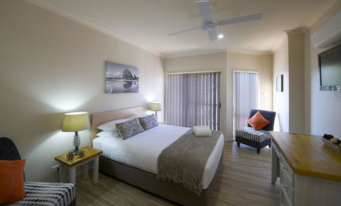 Marty's @ Little Beach - Accommodation Asia 25