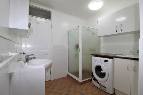 Beachfront 3, 25 Willow Street - Accommodation Asia 11