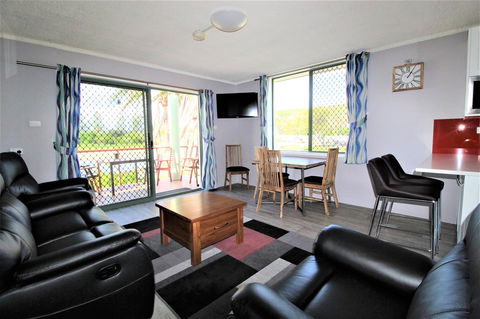 Beachfront 3, 25 Willow Street - Accommodation Asia 2
