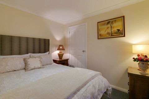 Mountainside B & B - Accommodation Asia 24