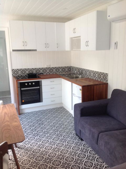 Hideaway Holiday Apartments - Accommodation Asia 11