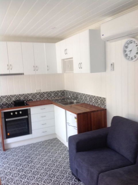 Hideaway Holiday Apartments - Accommodation Asia 8