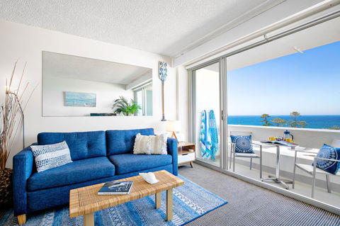 Relaxed Beachside Living - Accommodation China 4