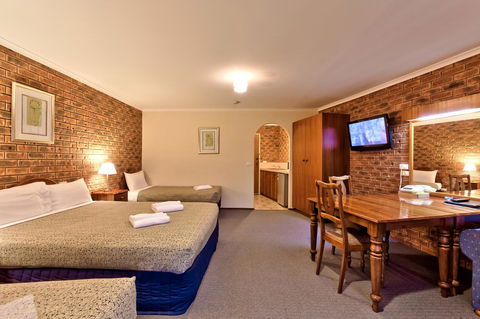 Hume Country Motor Inn - Accommodation Asia 40
