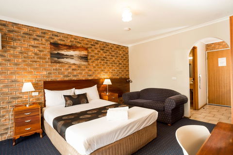 Hume Country Motor Inn - Accommodation Asia 3