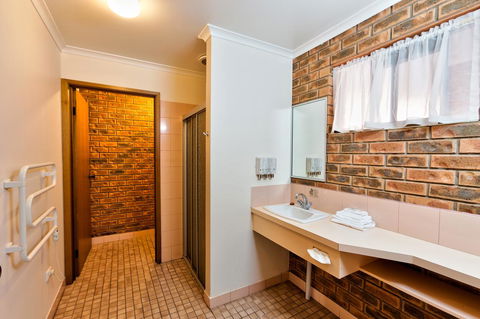 Hume Country Motor Inn - Accommodation Asia 35