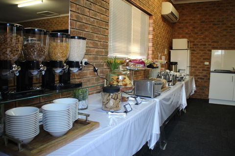 Hume Country Motor Inn - Accommodation Asia 9