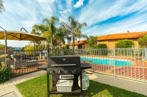 Hume Country Motor Inn - Accommodation Asia 2