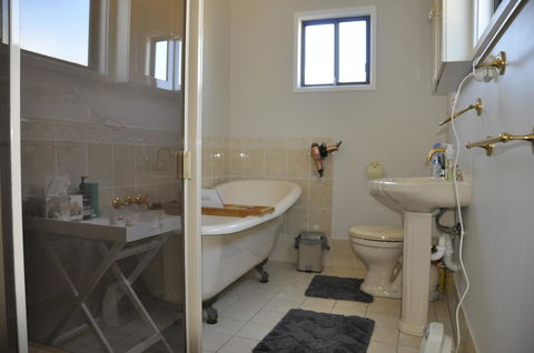 Caledonia Cottage - Accommodation China 23