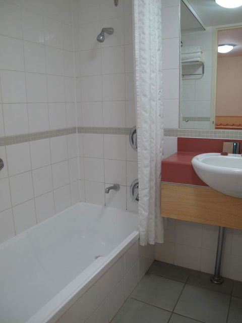 Crowne Plaza Alice Springs Lasseters, An IHG Hotel - Accommodation Asia 6
