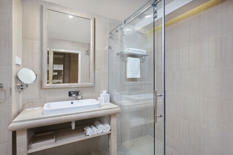Crowne Plaza Alice Springs Lasseters, An IHG Hotel - Accommodation Asia 3