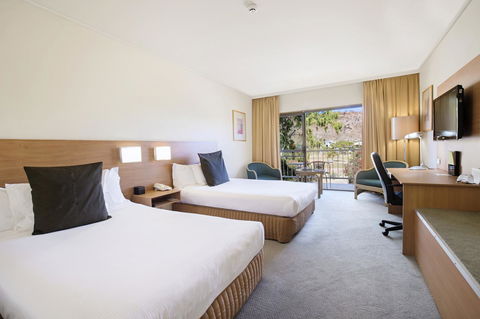 DoubleTree By Hilton Alice Springs - Accommodation Asia 41