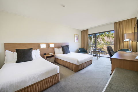 DoubleTree By Hilton Alice Springs - Accommodation Asia 42