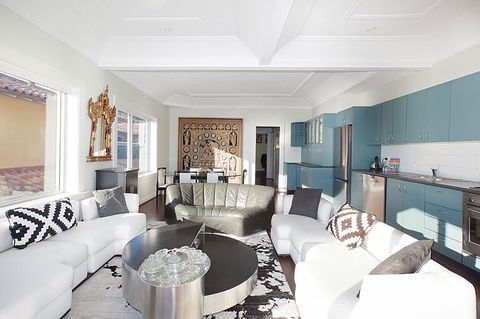 Art Deco Apartment With Breathtaking Water Views - Accommodation China 7