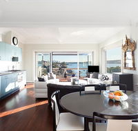Art Deco Apartment With Breathtaking Water Views - Accommodation Asia