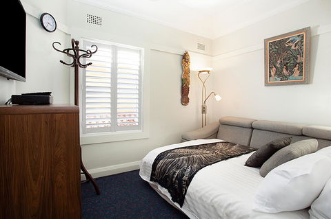 Art Deco Apartment With Breathtaking Water Views - Accommodation China 9