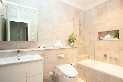 Art Deco Apartment With Breathtaking Water Views - Accommodation China 2