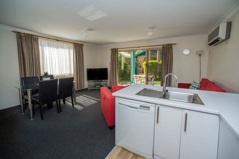 Beaches Serviced Apartments - Accommodation Asia 19
