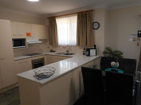 Beaches Serviced Apartments - Accommodation Asia 26