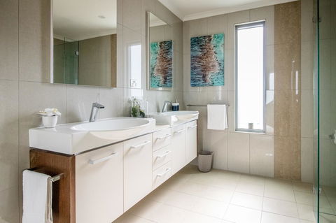 ZEN BY THE WATER - Esplanade Darwin Retreat - Accommodation Asia 11