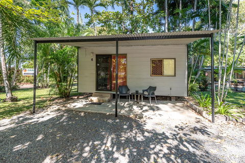 Oasis Tourist Park - Accommodation Asia 11