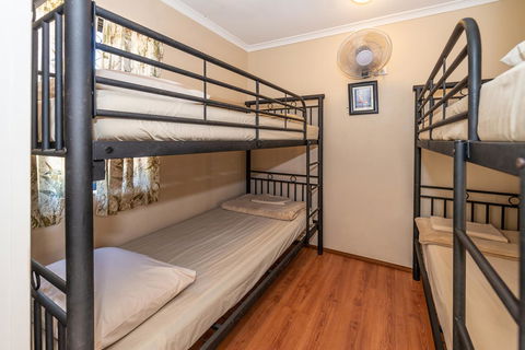 Oasis Tourist Park - Accommodation Asia 17