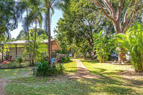 Oasis Tourist Park - Accommodation Asia 23