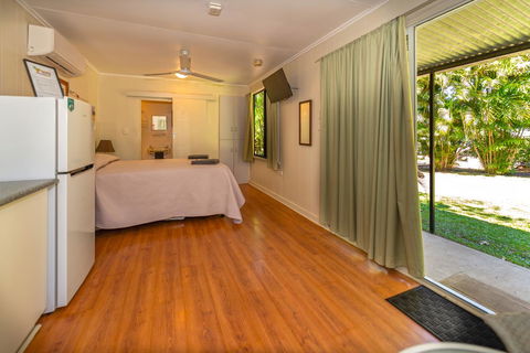 Oasis Tourist Park - Accommodation Asia 7