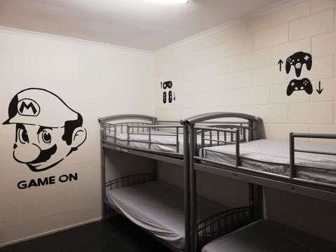 Frogs-Hollow Backpackers - Accommodation Asia 38