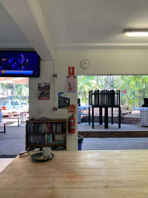 Frogs-Hollow Backpackers - Accommodation Asia 16