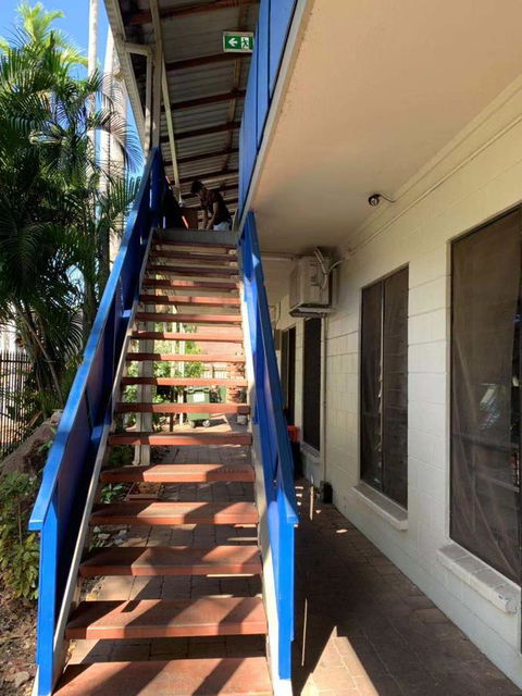 Frogs-Hollow Backpackers - Accommodation Asia 21
