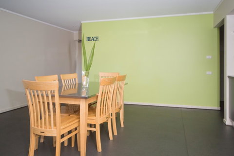 Corrigans Cove - Accommodation Guide 11