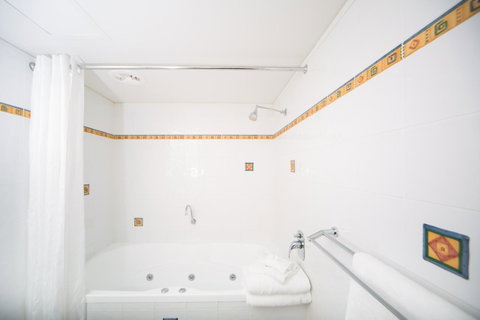 Corrigans Cove - Accommodation Guide 9