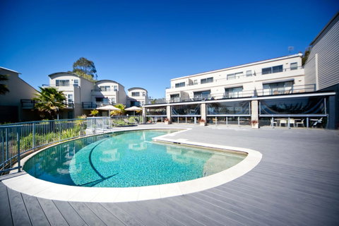 Corrigans Cove - Accommodation Guide 0