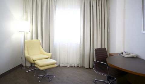 Novotel Canberra - Accommodation Asia 16