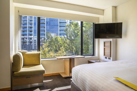 Crowne Plaza Canberra, An IHG Hotel - Accommodation Asia 14