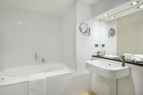 Crowne Plaza Canberra, An IHG Hotel - Accommodation Asia 28